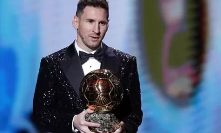 Leo Messi se alza con su séptimo Balón de Oro