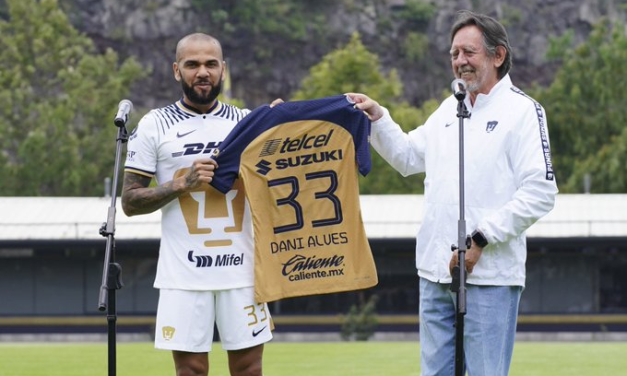 Alves, la leyenda brasileña llega a Pumas