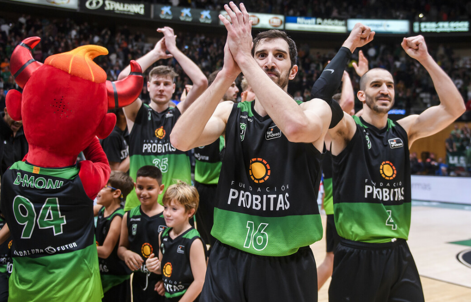 Trabajada victoria del Joventut en el derbi ante el Barça