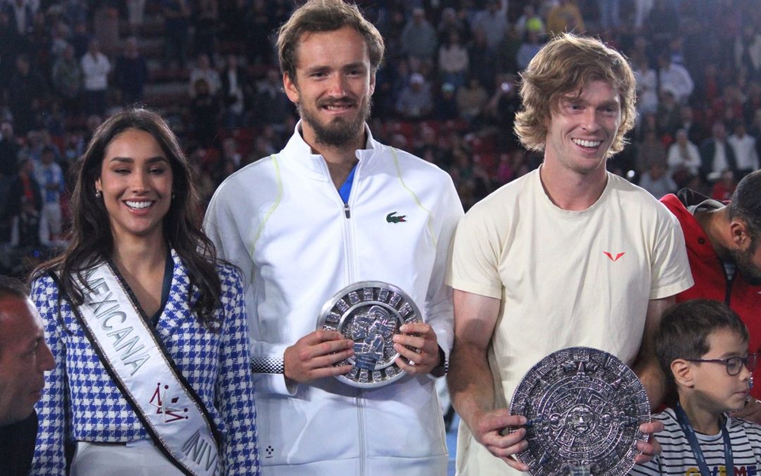 Andrey Rublev vence a Daniil Medvedev en el Tennis Showdown