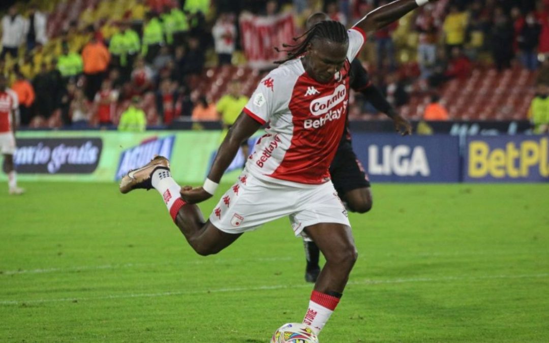 Independiente Santa Fe con un doblete del atacante Hugo Rodallega Martínez acrecentó la crisis del Deportivo Cali