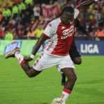 Independiente Santa Fe con un doblete del atacante Hugo Rodallega Martinez acrecento aun mas la crisis de resultados del Deportivo Cali en la Liga Betplay Dimayor 2023