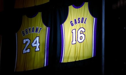Los Lakers retiraron el dorsal de Pau Gasol