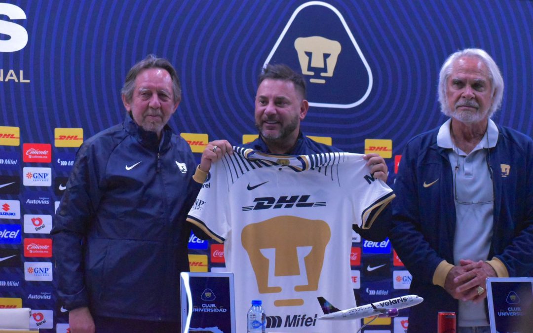 Pumas presenta a Antonio Mohamed como su nuevo entrenador