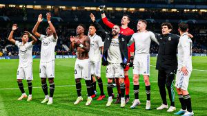 El Real Madrid celebra el pase a semifinales en Stamford Bridge