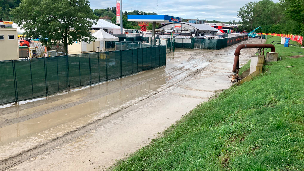 El circuito de Ímola, donde se iba a celebrar el Gran Premio de la Emilia-Romaña, inundado por las fuertes lluvias