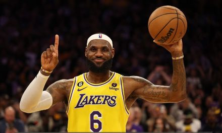 Lebron James resucita a los Lakers