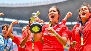 Fotografía de Toluca Femenil Sub-18 festejando título del Clausura 2023