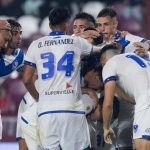 Jugadores de Vélez festejando el gol de Walter Bou