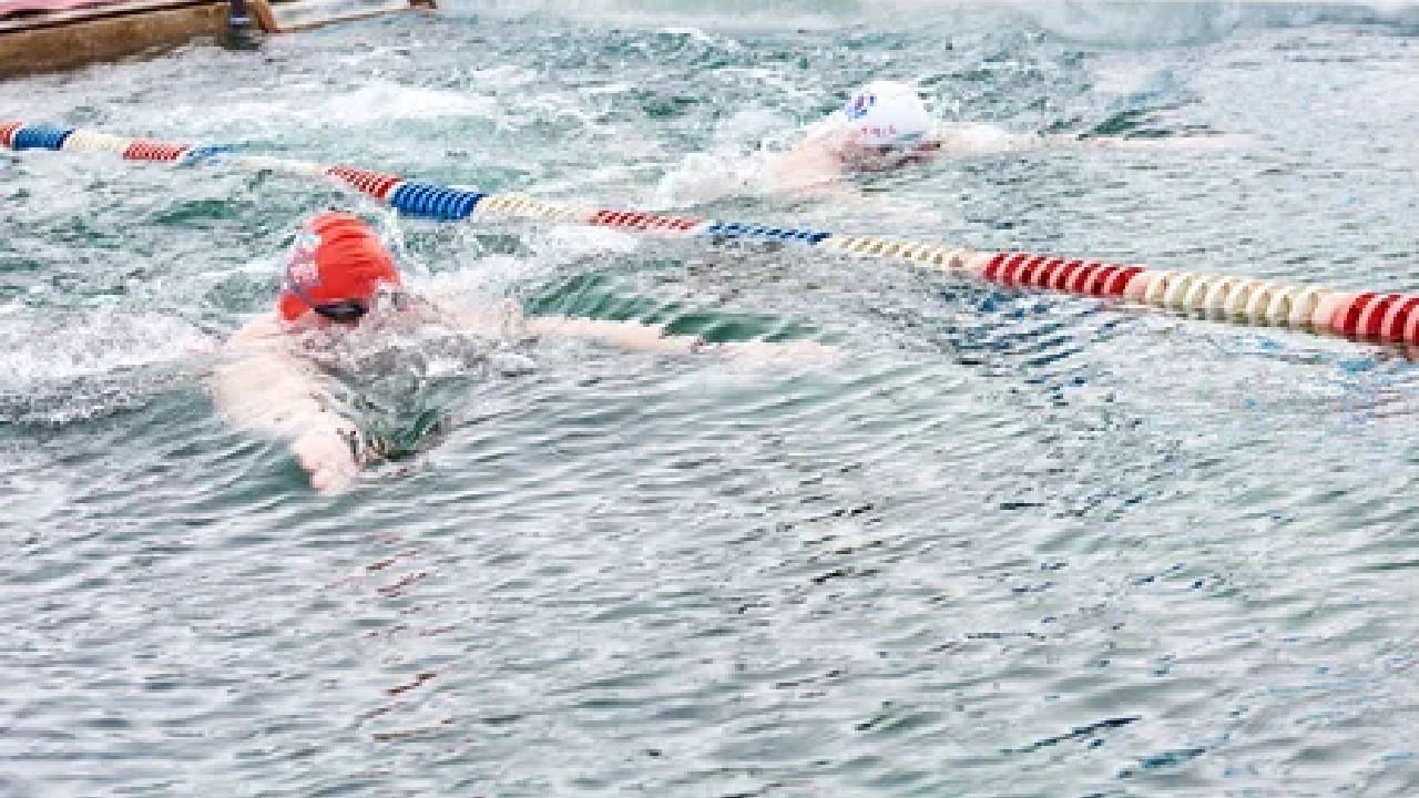 El récord mundial de natación en aguas congeladas