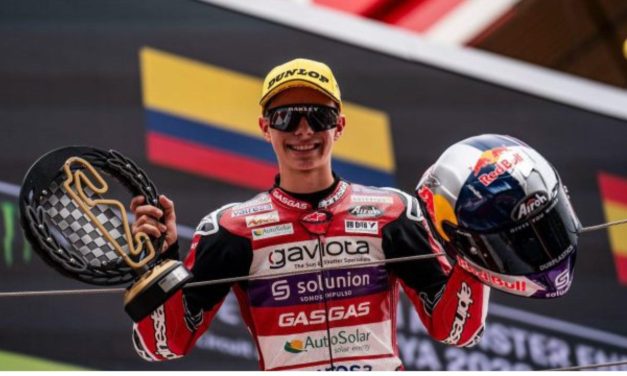 David Alonso Gómez gana la segunda carrera para Colombia en Moto3