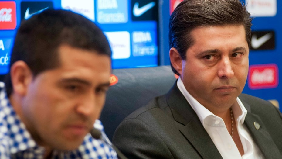 Riquelme y Angelici 