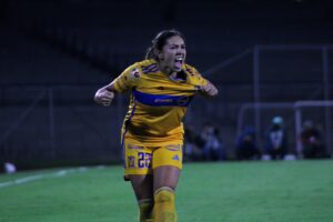 Tigres femenil saca ventaja en Ciudad Universitaria