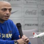 Ángel Villacampa Director Técnico del América Femenil habla en conferencia de prensa