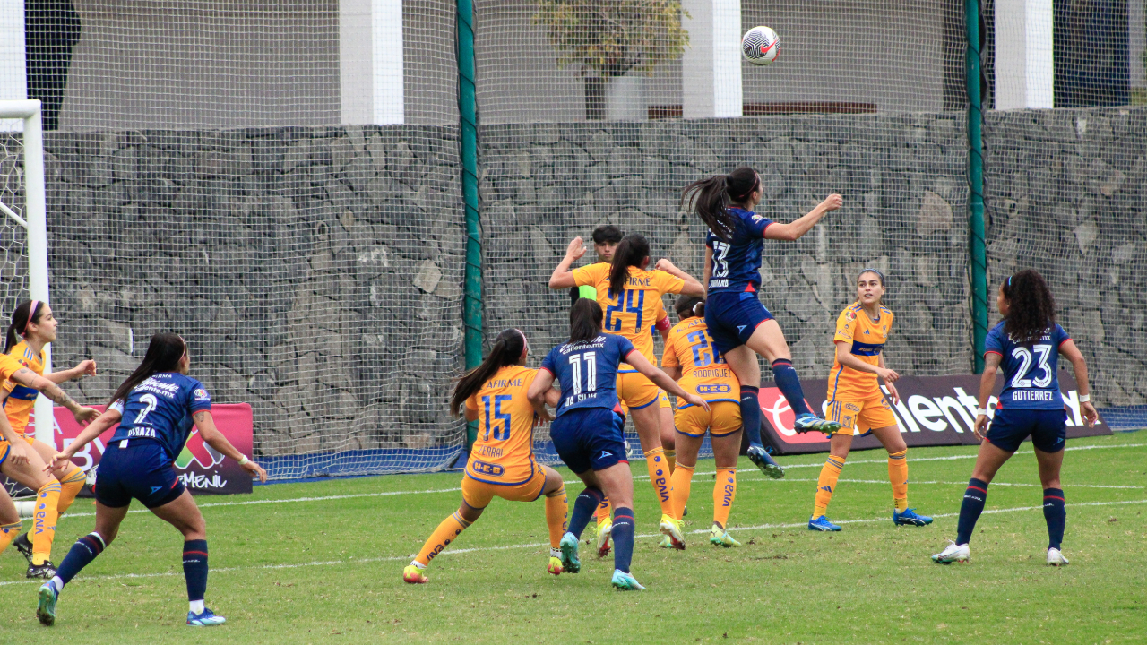 Cruz Azul cae ante Tigres femenil.