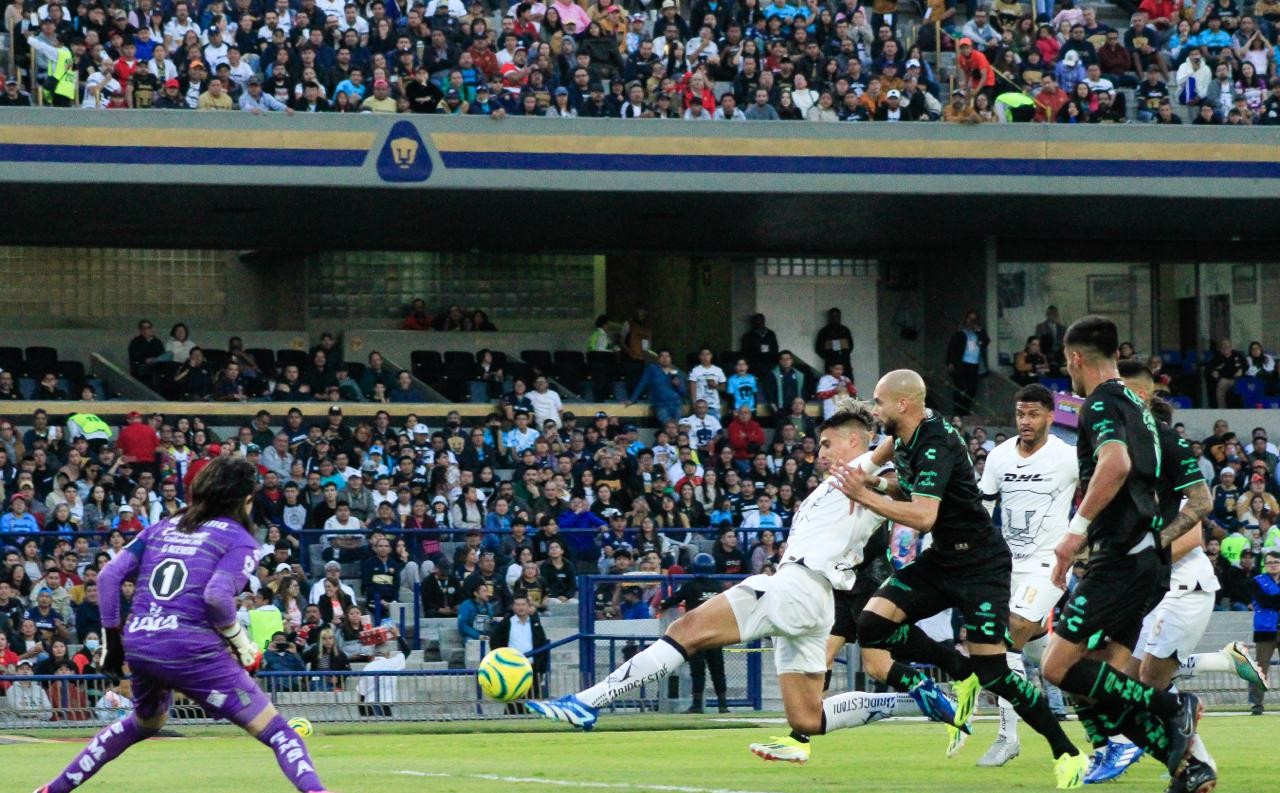 Pumas gana y es sublider del torneo.