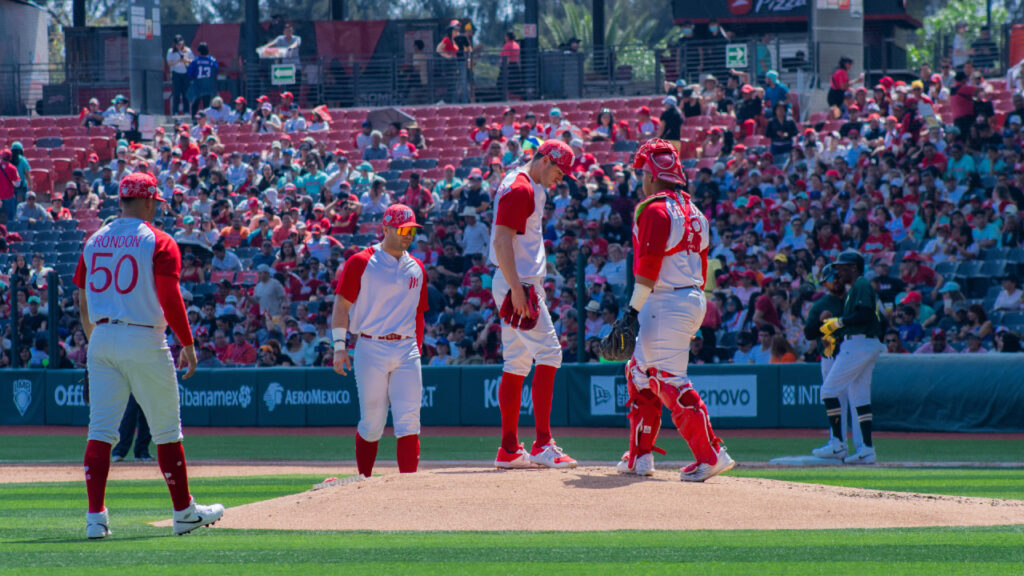 Victoria Diablos Rojos sobre pericos de Puebla