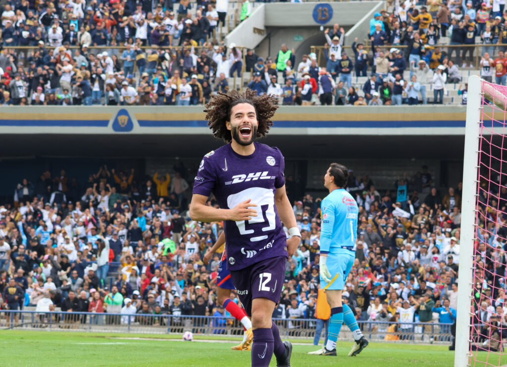 Cesar "el chino" Huerta aun no reporta con pumas y se desconoce si continuara en la institución 