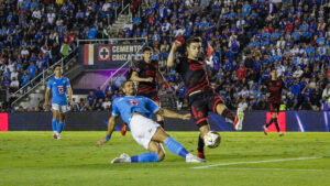 Los Xolos controlaron el ritmo del partido hasta que Cruz Azul batió el arco fronterizo