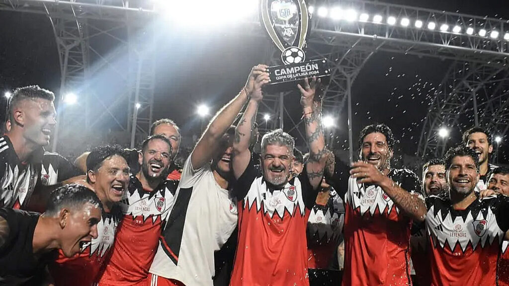 Las Leyendas de River campeones 