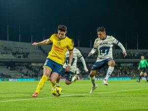 Desde los primeros minutos del partido, América se adueñó del balón Creditos: ESTO