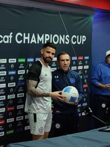 Andrés Gudiño y Vicente Sánchez ven a Cruz Azul en la siguiente fase.