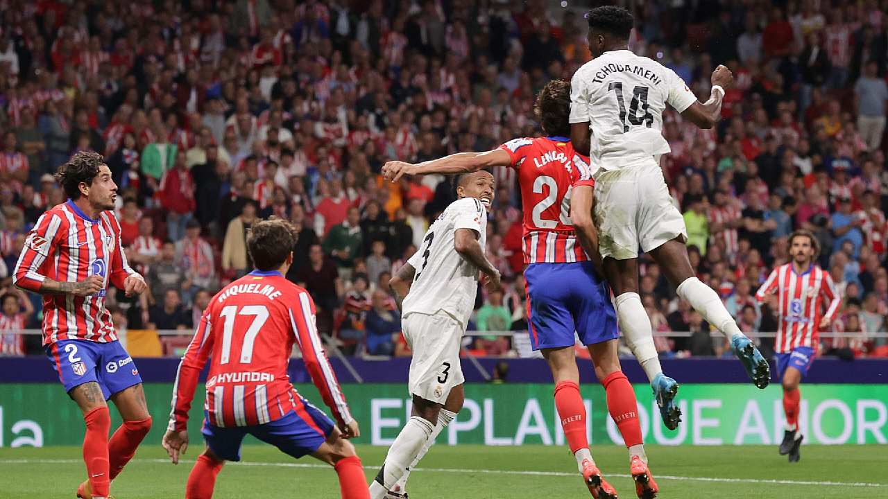 El Real Madrid, con el liderato bajo su mandato, recibe en el Santiago Bernabéu a un Atlético de Madrid en pleno estado de dulce