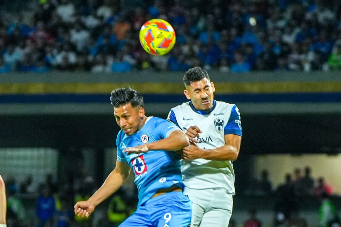 Cruz Azul y Monterrey chocan en C. U.; dividen puntos