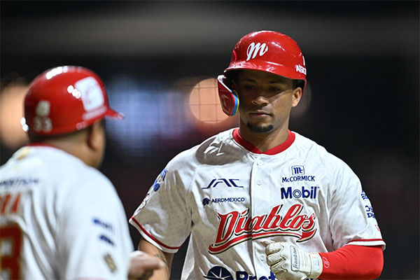 Diablos Rojos contra El Aguila