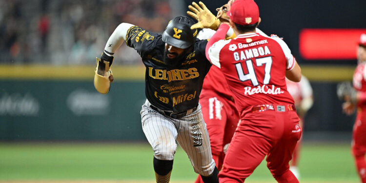 Diablos rojos contra Leones Yucatán