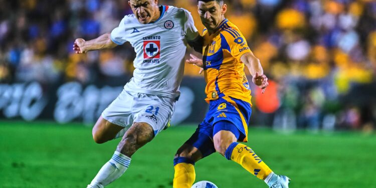 El Estadio Universitario vio el primer empate entre felinos y cementeros en un partido de ida. (X: @TheChampions)