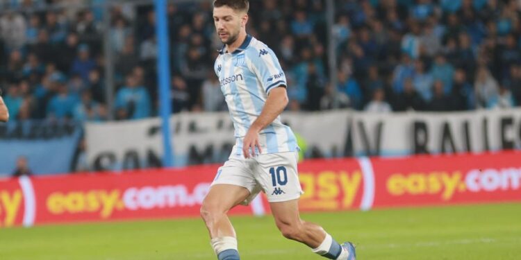 Racing sufrió pero ganó y se mantiene en la pelea por la clasificación
