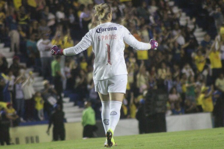América femenil dio una gran exhibición de fútbol ante un estadio repleto de fanáticos azulcremas