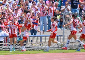 Chivas Femenil elimina a Pumas y se cita con América en semifinales del Clausura 2025