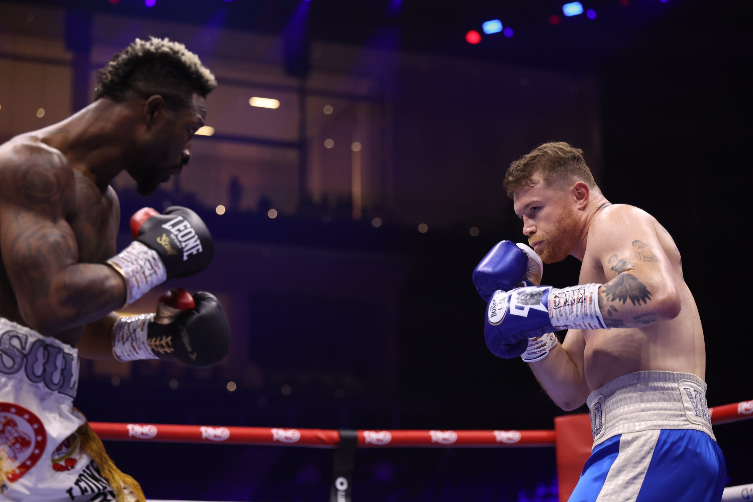 Álvarez no pudo noquear a Scull en 12 asaltos del combate en Riad; es su séptima pelea seguida sin nocaut. (Foto: DAZN Boxing)