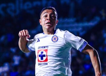 Brilló Andrés Montaño tras marcar su primer doblete como futbolista profesional. (Foto: Cruz Azul)