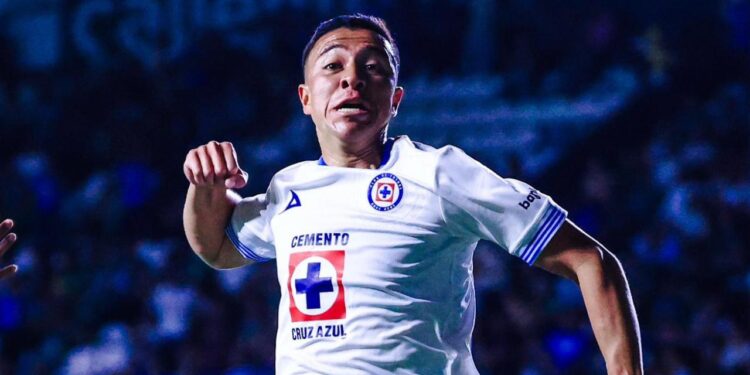 Brilló Andrés Montaño tras marcar su primer doblete como futbolista profesional. (Foto: Cruz Azul)