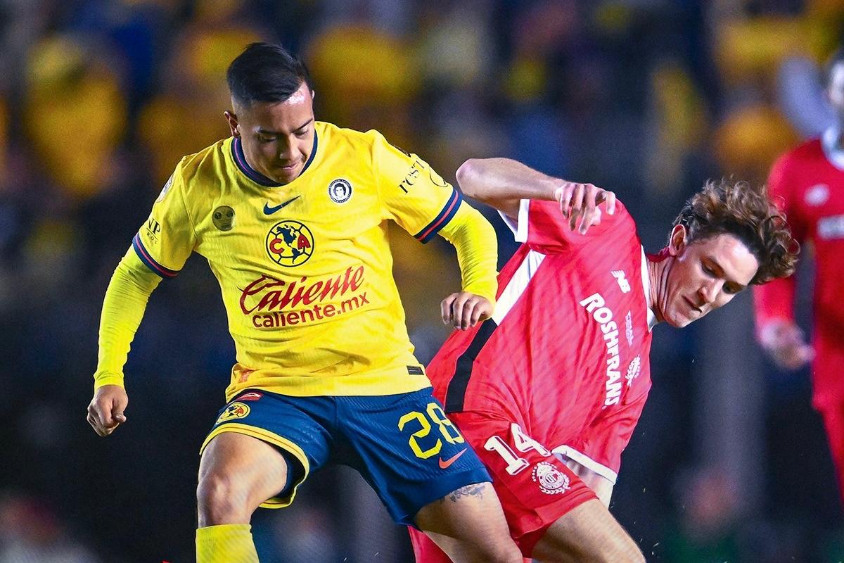 El partido de ida no estuvo exento de la polémica arbitral; dos jugadas puntuales produjeron debate. (Foto: Club América)