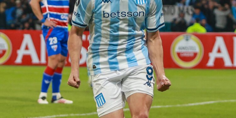 Racing se lo llevó en el final y cerró primero: el golazo de Maravilla, clave para soñar en grande