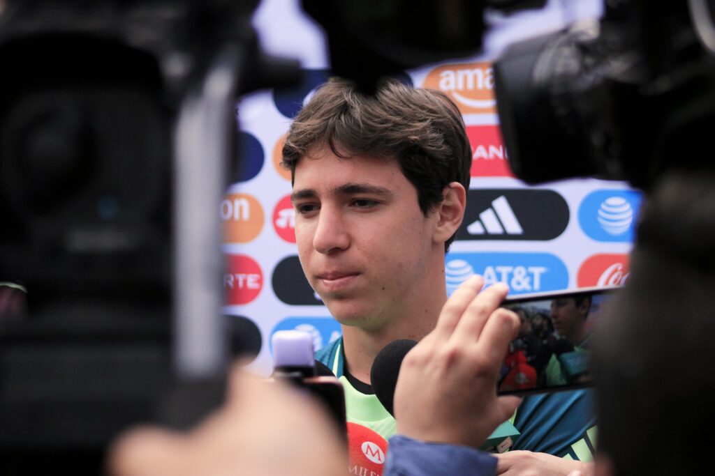 Mateo ‘Tiloncito’ Chávez apuesta por la experiencia europea para abrirse paso en la Selección Nacional.