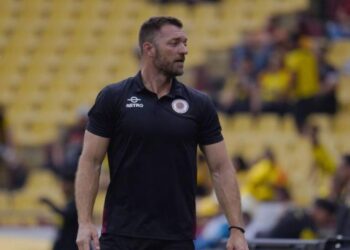 El técnico argentino mostró su malestar contra el arbitraje después del partido