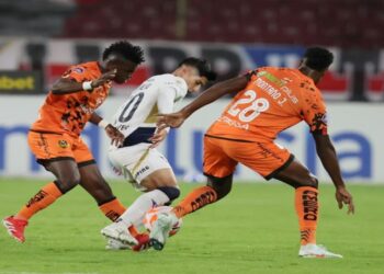 Liga de Quito frente a Libertad FC