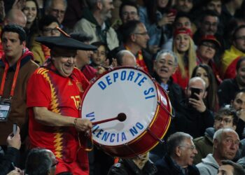 Muere Manolo «el del bombo»,  el hincha más icónico de la selección española