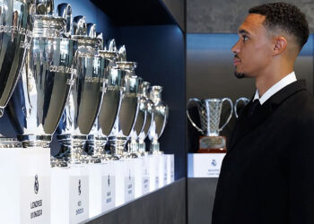 Arnold presentación Real Madrid