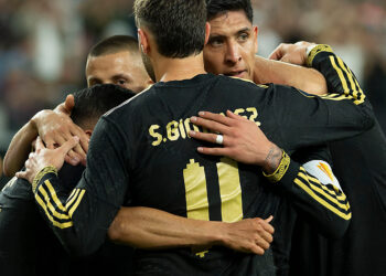 Sufriendo pero México logra ganar su primer partido en la Copa Oro
