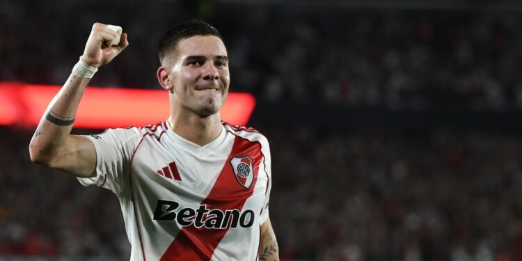 Anuncio oficial de Franco Mastantuono.