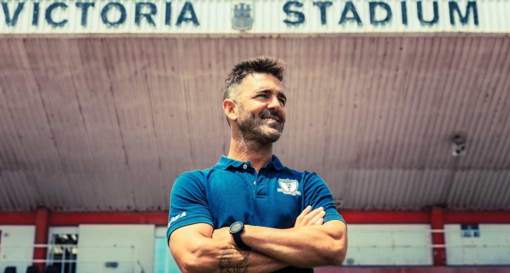 El técnico español Abraham Paz dirige al ST. Joseph`s, un equipo del Peñón que busca clasificarse por primera vez para una fase final europea.