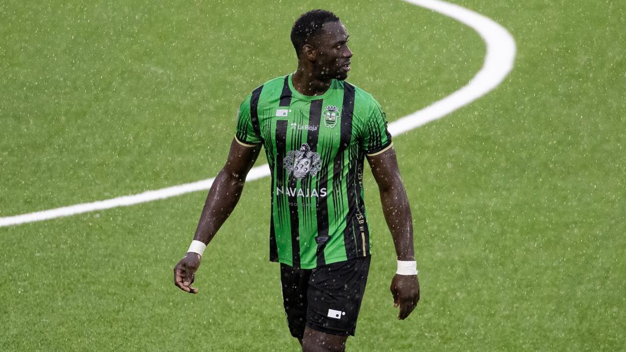 El ariete hispano-senegalés enfrenta una nueva temporada con muchas ganas de demostrar quién es, dejar claro de lo que es capaz y reflejar, tanto dentro como fuera del campo, el gran jugador que es