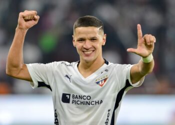 Álex Arce se va de Liga de Quito