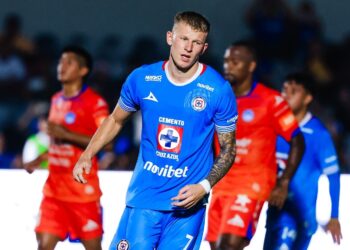 La Máquina y los Cañoneros ya se vieron las caras en la pretemporada, cuando Mazatlán venció a Cruz Azul en la final de la International Football Cup. Ahora, ambos equipos se reencontrarán en el debut del Apertura 2025 con sabor a revancha. Foto vía: Cruz Azul